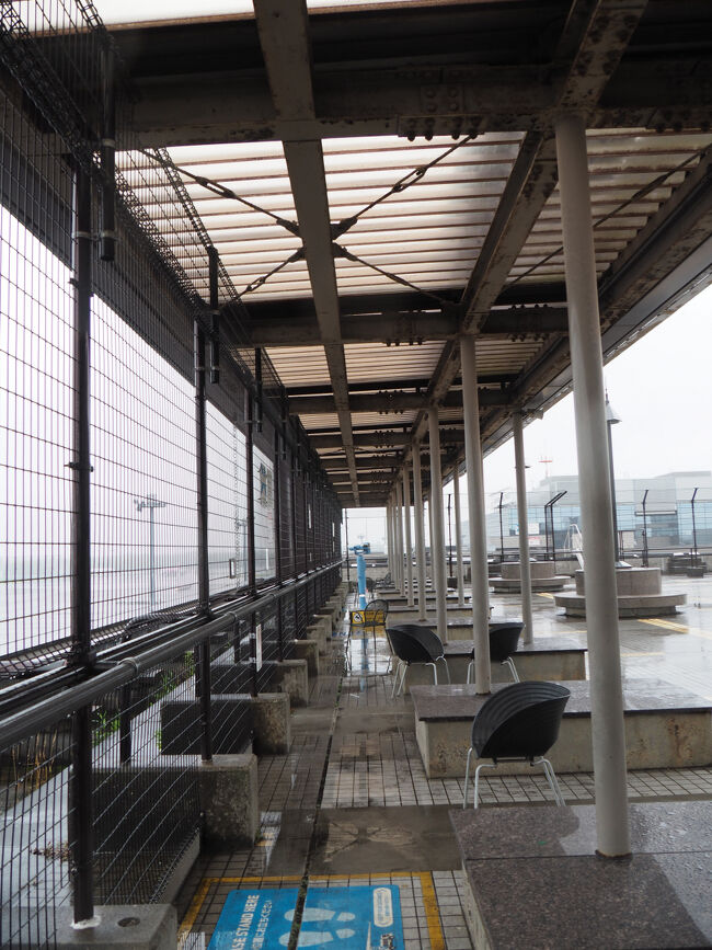 展望デッキに来ましたが雨が降っててすぐ退散。