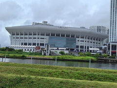 Kアリーナが右側に見えて来ました。