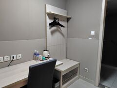 瀋陽北駅から徒歩10分程度の中国チェーンホテル
ホテル古いですが、中国では珍しく笑顔で出迎えてくれます
ちょうどチェックインの時に、ホテルのみ停電で大丈夫か？と心配しましたが、日本にある昭和のビジネスホテルの感じです
このホテルにスーツケースを預けて瀋陽に戻る度に利用しました