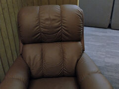 台北のラウンジ。
夜の便まで、リクライニングの仮眠スペースでまったり。