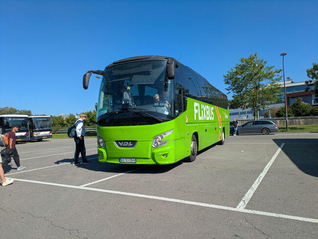 当初はTGVでチューリッヒへ向かうつもりであったが、ルクセンブルクからは何本も乗り継がないといけないので、安く一本で行けるフリックスバスで行くことにした。