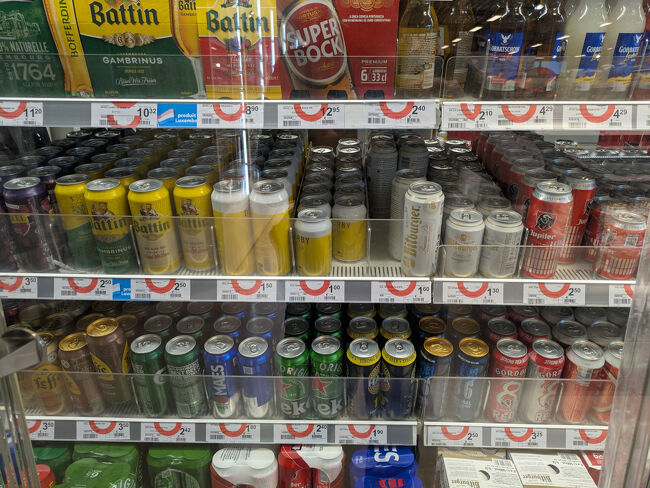 発車してすぐにルクセンブルクの免税店へ。隣の席の人に安いと教えてもらったけど、日本より全然高い。