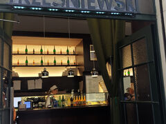 ガイドブックに載ってたカナッペのお店。明日行こう。