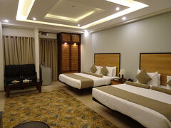 深夜0時過ぎに今夜の宿に到着。翌朝は6時朝食、7時出発なので、あまり滞在時間がありませんでした。