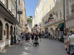 旧市街で一番賑やかな通り、ゲトライデ通り