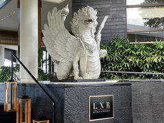 無事【ウマナバリLXRホテル＆リゾーツ】に到着
こちらのホテル以前はバンヤンツリーでしたが
ヒルトンのラグジュアリーブランドとしてリブランド

ホテル到着後につきましては次のレポートで…


