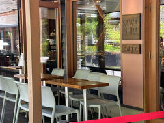 沢村に決めました。 

旧軽井沢店と東京のお店には行った事がありますが、ハルニレテラスのお店はお初です。