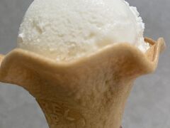 アイスクリームも食べ～
ラムレーズンです