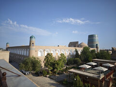 7:30にホテルに戻り朝食をいただきました。
ホテルの屋上テラスからの眺めです。
