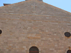 聖ジョージ教会の中に入ります