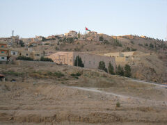 3日目（8/14）の朝、ワディムーサのホテルの周囲の風景です