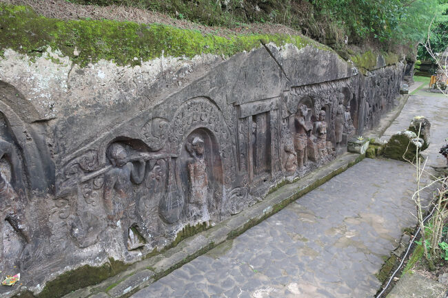 外の道は、少し上から眺められますよ