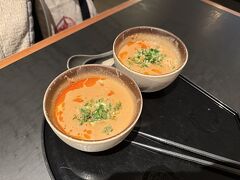 とりあえず担々麺とか食べる
このラウンジは広くて最高
ご飯も美味しい