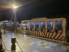 チェックイン終わりにすぐナイトサファリへ