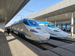 タシュケント駅にほぼ定刻到着。