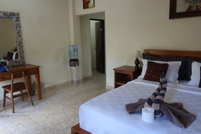 ツインとダブルを2部屋取って、隣同士にしてもらい実に快適でした<br />（起きたらカーテンを開ける約束にして）<br /><br />ボトルのお水があるし、広くてシンプル<br />必要なものは揃っています<br />３泊中お掃除は無く、持参した使い捨てタオルが活躍しました<br /><br />しかしこのタオルアート、すごいと思いませんか？<br />布団から出た「足」ですよね<br />これには恐れ入りました<br /><br />3泊で39,914円/2部屋<br />（カード利用は宿設定の手数料ものる）