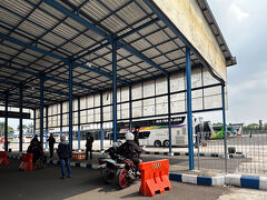 13時 スラバヤから2時間ほどで
マランのバスターミナルとーちゃく