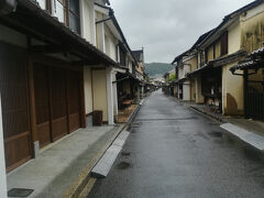 確かに素敵な町並み。奥に山も見えて良き。
お天気が良かったらもっと雰囲気が良いだろうなぁ。