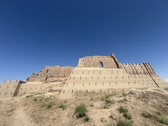 キジル・カラ
表面は整備されていて整えられていて登りやすい。