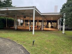 今日のBBQ会場を横目に
とりあえず湯楽城にて風呂

悲しいお知らせが貼ってありサウナがセルフロウリュ不可になっておりただのドライサウナへ　結構良い感じでロウリュウサウナができていたのに魅力半減・・・