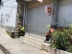 そして、ランチへ。
が、行こうと思っていた店がしまっていた…