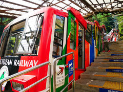 こちらがケーブルカー。
山の上まで６分です。