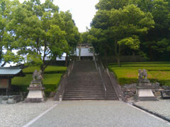 また，記念館の隣には大山積神社という神社がありました．