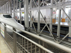 午前中の用事を済ませて、
午後博多から京都、
そして滋賀県の大津市へ移動です。