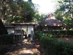 花江茶亭。茶室ですね。
今は、建物の中に基本入れない模様。