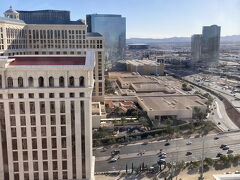 南側の奥にはAllegiantスタジアムが完成しています。