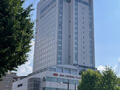 富山のクラウンプラザにお泊まりです。

ドラクエウォークのお土産スポット、富山城のすぐ隣。
そう、あの時、場所は確認してました。
宿泊は初めて。