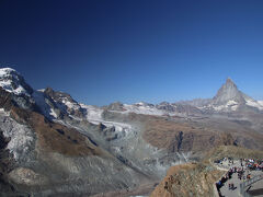 ゴルナーグラート展望台からのマッターホルン。左方向がイタリアとの国境になる。
