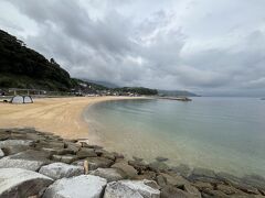 am2時過ぎ自宅を出発
駒形から高速に乗り足柄SAで休憩沼津で降りて6時前にらららサンビーチに到着。
足柄あたりからどん曇り、静岡の一部に強い雨雲が張り付いており、時折弱い雨が、、、
6時前にらららサンビーチ到着、6時の開門を待って入場