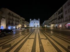 10月5日通りを通ってホテルに戻ります。

エヴォラはこじんまりした街なので、徒歩だけで色々周れるのが嬉しい。