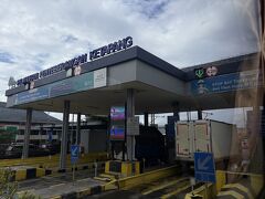 バニュワンギのKETAPANG港、バリ島行きのフェリー乗り場へ。
