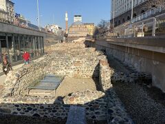 このセルディカ駅の周りはローマ時代の遺跡が広がっています。きれいに修復されており、誰でも無料で見学出来るようになっています。