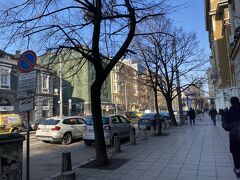 そろそろお腹が空いてきたので昼食にしようと思います。このマリア・ルイザ通りは古い美しい建物が多くて好きなスポットです。