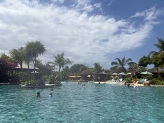 その後はプールで休憩、