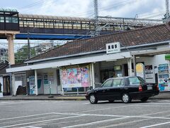 そんなこんなで真鶴駅到着。
結構降りる人も多い。