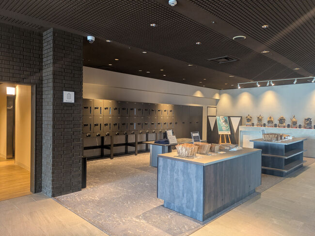 セルフバゲージの手間にあるのは、アメニティ。<br />歯ブラシや髭剃り、コットン＆綿棒など、必要な物はこちらで調達しましょう。