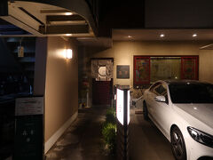 本日の京都グルメは白川沿いにある広東料理 ぎをん森幸。半月前に予約しましたが、人気のお店で、予約なしのお客さんは断られていました