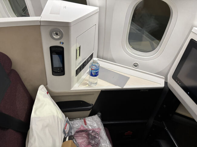 いつものJALのビジネスです。