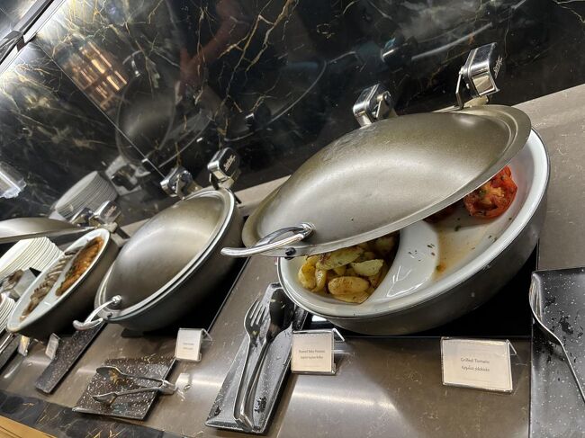 朝食タイムのようでした。