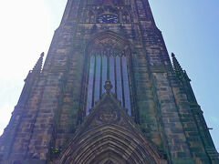 「ハイランド・トルブース・セント・ジョンズ教会/Highland Tolbooth St John's Church」はゴシック リバイバル建築の注目すべき例であり、建築家 J・ギレスピー・グラハムとオーガスタス・プギンによって設計されました。現在は教会としての役目を終えているのがもったいないです。