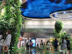 ほぼ定刻にシンガポールに到着。