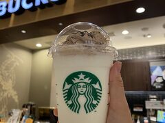 そしてスターバックスコーヒーで限定品を購入

ホワイトチョコレート＆エスプレッソ

ホット、アイス、フラペチーノから選べます