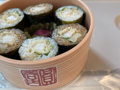 本来は、せっかく京都まで来たし、散策予定で夕方の列車にしてあったのですが
この暑さで余裕はないだろうと思い
すぐ乗り継ぎの列車に変更してありました

東京には午後2時過ぎに到着予定
そして、本来は、自宅に帰る予定だったのですが
急遽、新幹線内で、今日のホテルを取り、そこに直行します

それはまた改めて、別枠で、アップします

以上、万博会場の内容の薄～～い情報でした