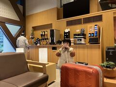 ホテル到着。premiumはビール飲み放題なんですね
主人が大喜びしておりました
みんなビール片手に館内をうろうろされてました。息子はドリンクバー