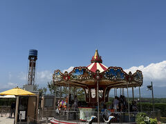 11時少し前に御殿場プレミアムアウトレットへ。
天気は良いけれど、富士山には雲がかかって見えず。
特にお目当てがあったわけではありませんでしたが、なんだかんだで2時間弱はいたかなー。
ちょこっとだけお買い物。
スニーカーと、フォションでジャム。