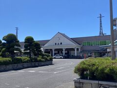 松山駅に行きました

こちらは建て替え前の旧駅舎です